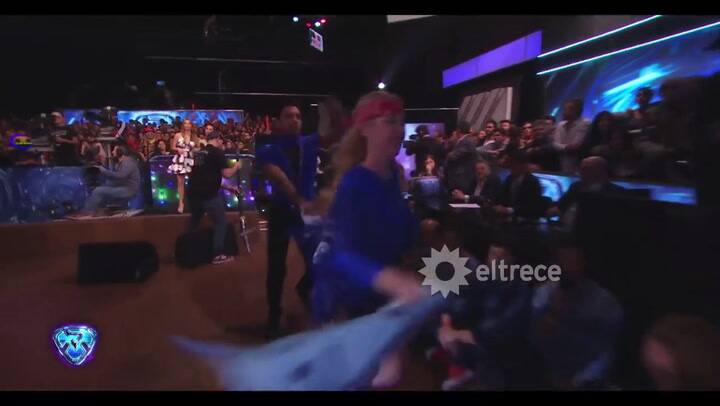 Esmeralda Mitre y CAE en la salsa de tres - Fuente El Trece