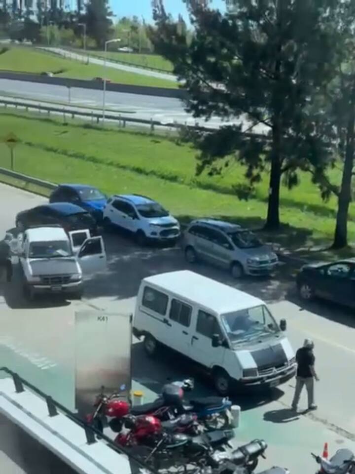 Robaron un auto para escapar de la escena de un asalto en Moreno