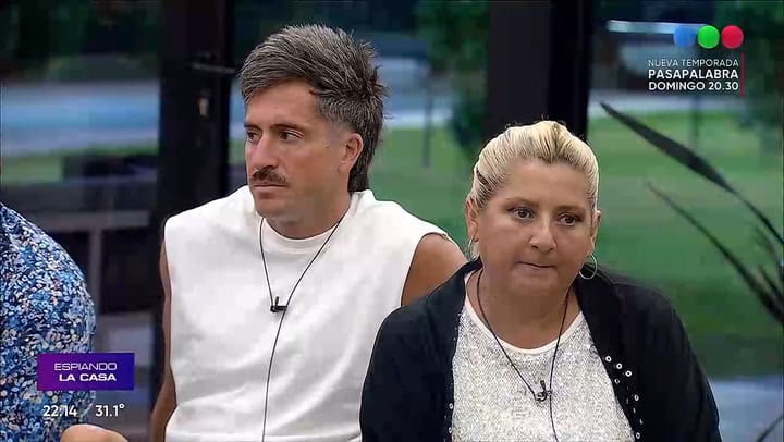 Jenifer fue sancionada por hablar de mas