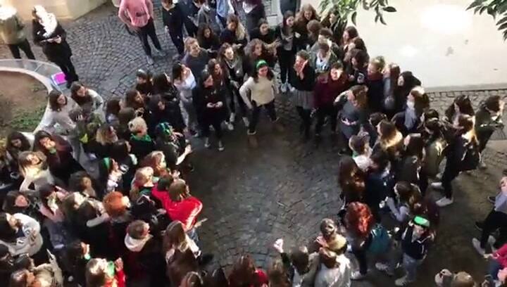 Las manifestaciones de las adolescentes a favor de la despenalizacion del aborto
