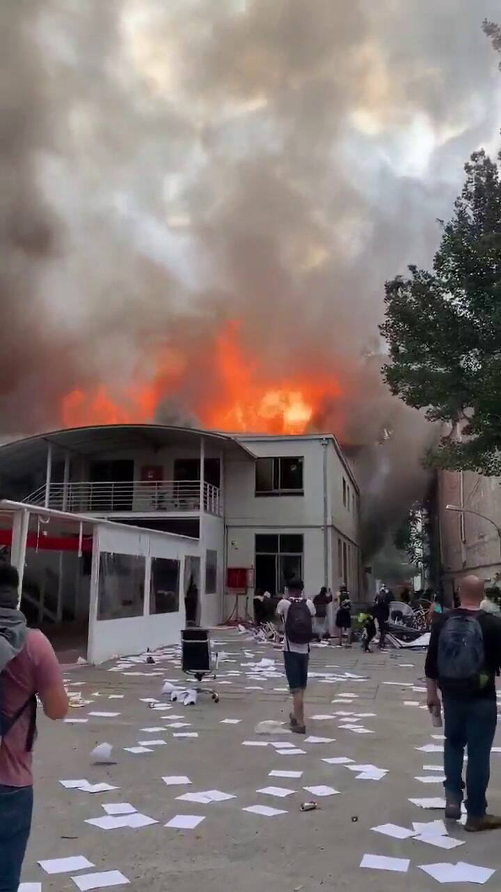 El incendio desde la otra entrada
