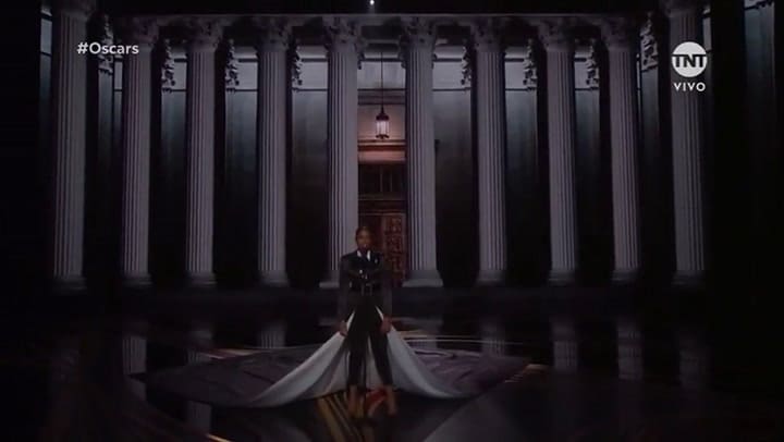 Jennifer Hudson interpretó la canción nominada 'I'll fight'- Fuente: TNT