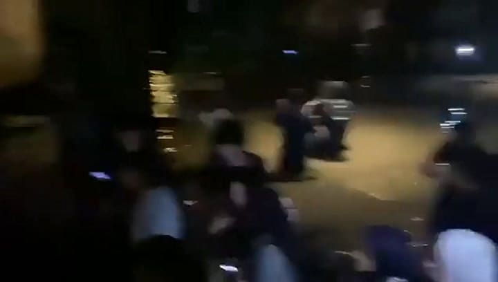 Un grupo de personas quedó atrapado en la Biblioteca de Estambul
