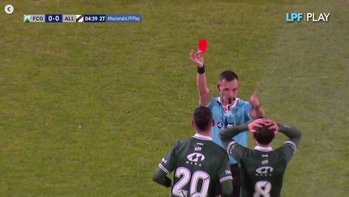 Mateo Benegas fue expulsado en Ferro
