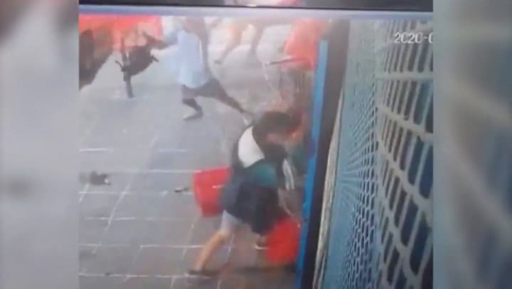 Intento de robo y detenidos en un supermercado de Pergamino - Fuente: YouTube