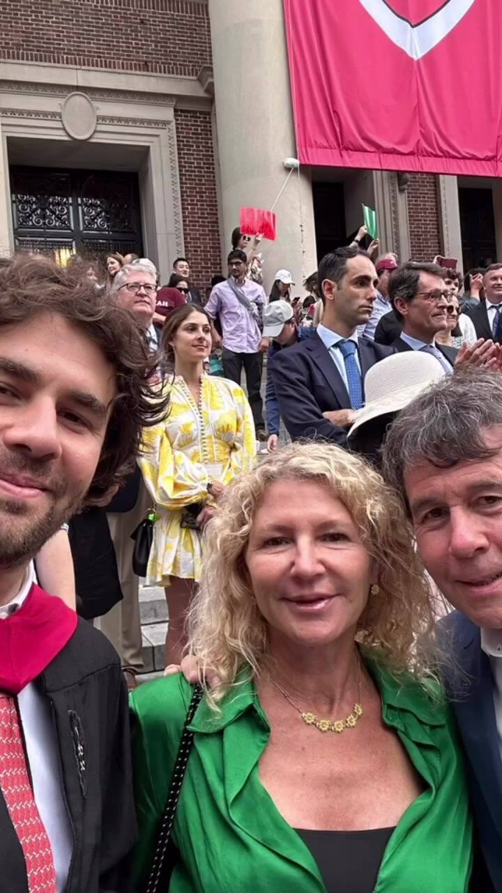 Ariel Rodríguez Palacios celebró la graduación de su hijo en Harvard