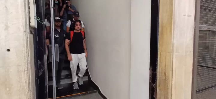 Encontraron en un hotel del microcentro al ciudadano paquistaní que se había escapado del aeropuerto de Ezeiza