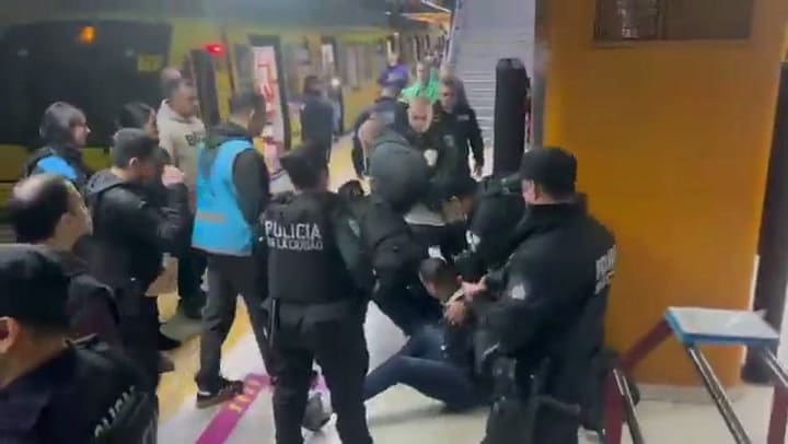 El momento de la detención del delegado gremial que derivó en el paro total de subtes