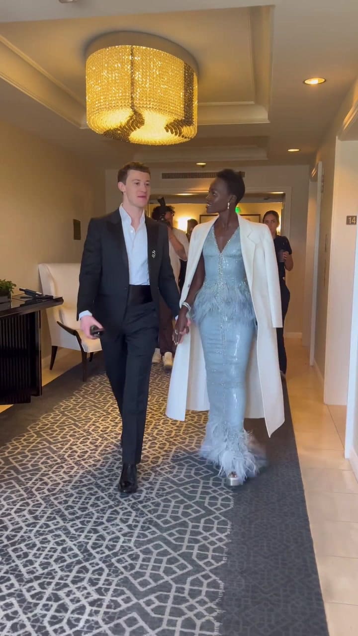 Lupita Nyong’o asistió a los Oscar 2024 con Joseph Quinn y se tomaron de las manos