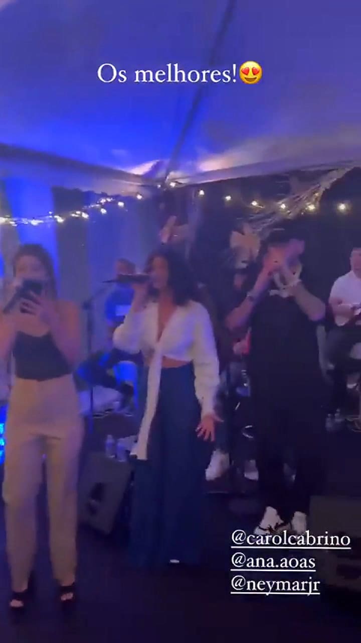 Neymar, en una fiesta en París por el cumpleaños de la esposa de Marquinos