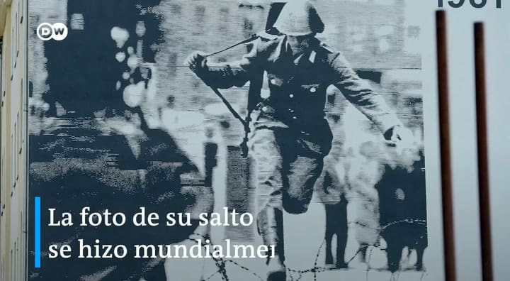 Conrad Schumann, el guardia de Alemania Oriental que saltó sobre el alambre de púas