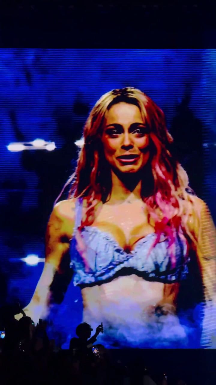 La emoción de Tini Stoessel durante su recital en Colombia