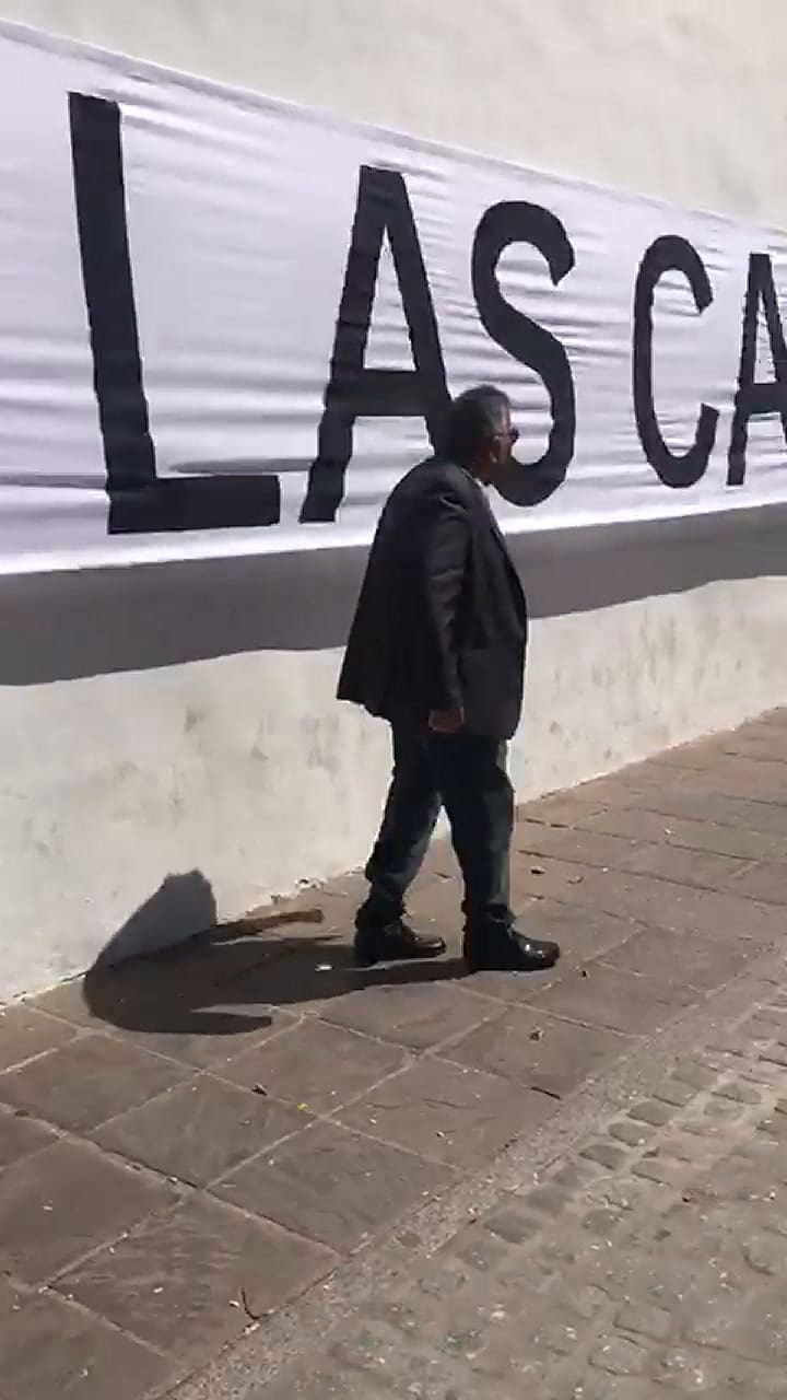 Destruyeron un cartel artístico que cubría la fachada de la Casa Histórica de Tucumán