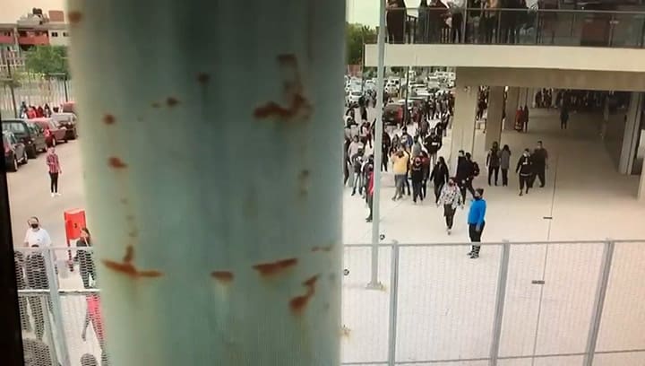 La llegada de los manifestantes al Ministerio de Desarrollo de la Ciudad