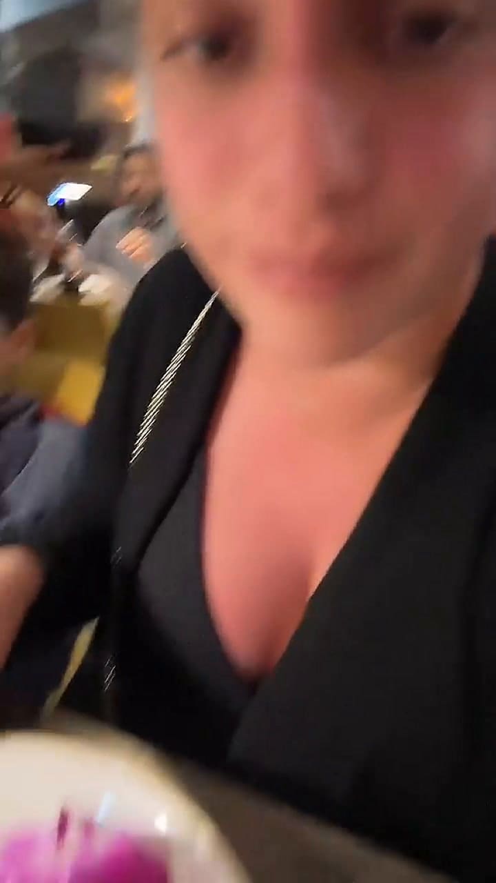 Una mujer pagó US$50 por una comida en Miami y esta fue su reacción