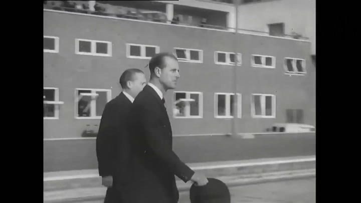 The Crown - Prince Philip's World Tour - Fuente: YouTube