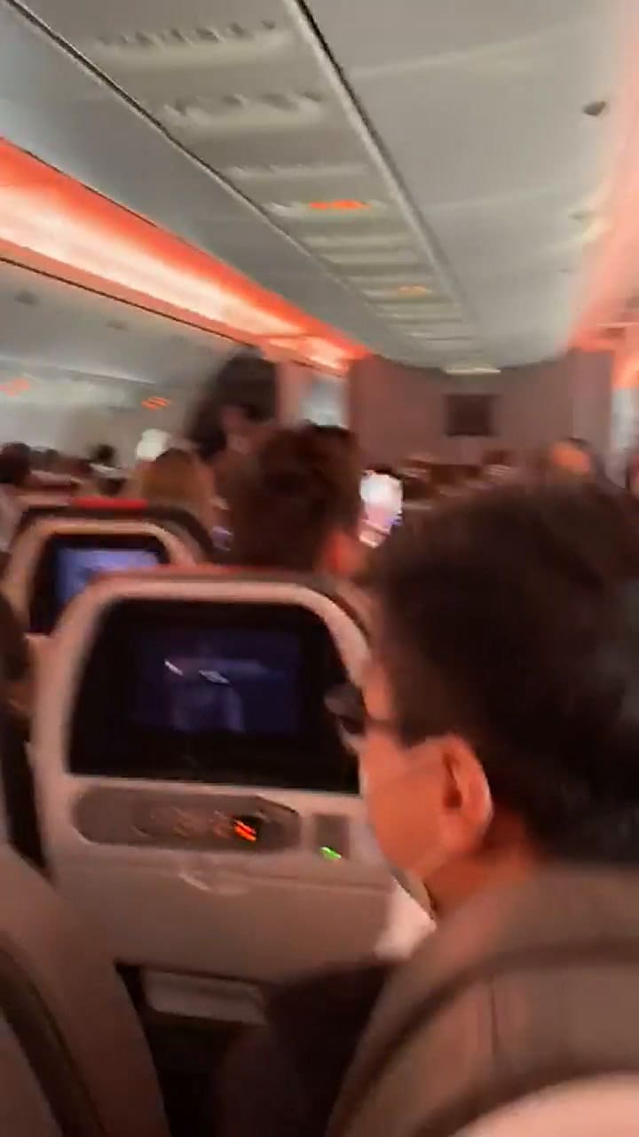 Desde adentro del avión por el que se activo el protocolo - Fuente: Eduardo Dimarco, pasajero