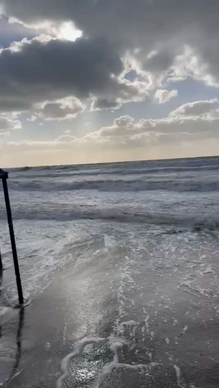 Fuerte sudestada en Pinamar y Cariló