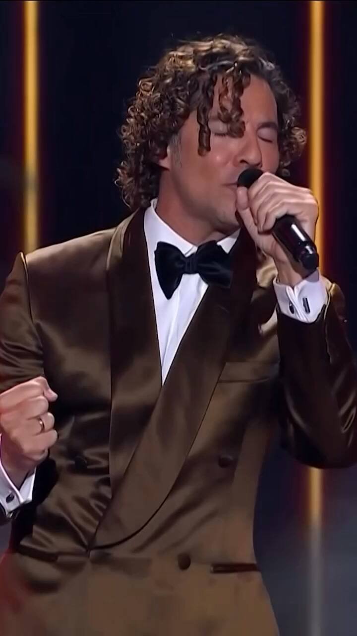 David Bisbal presentó su nuevo álbum titulado Eternos