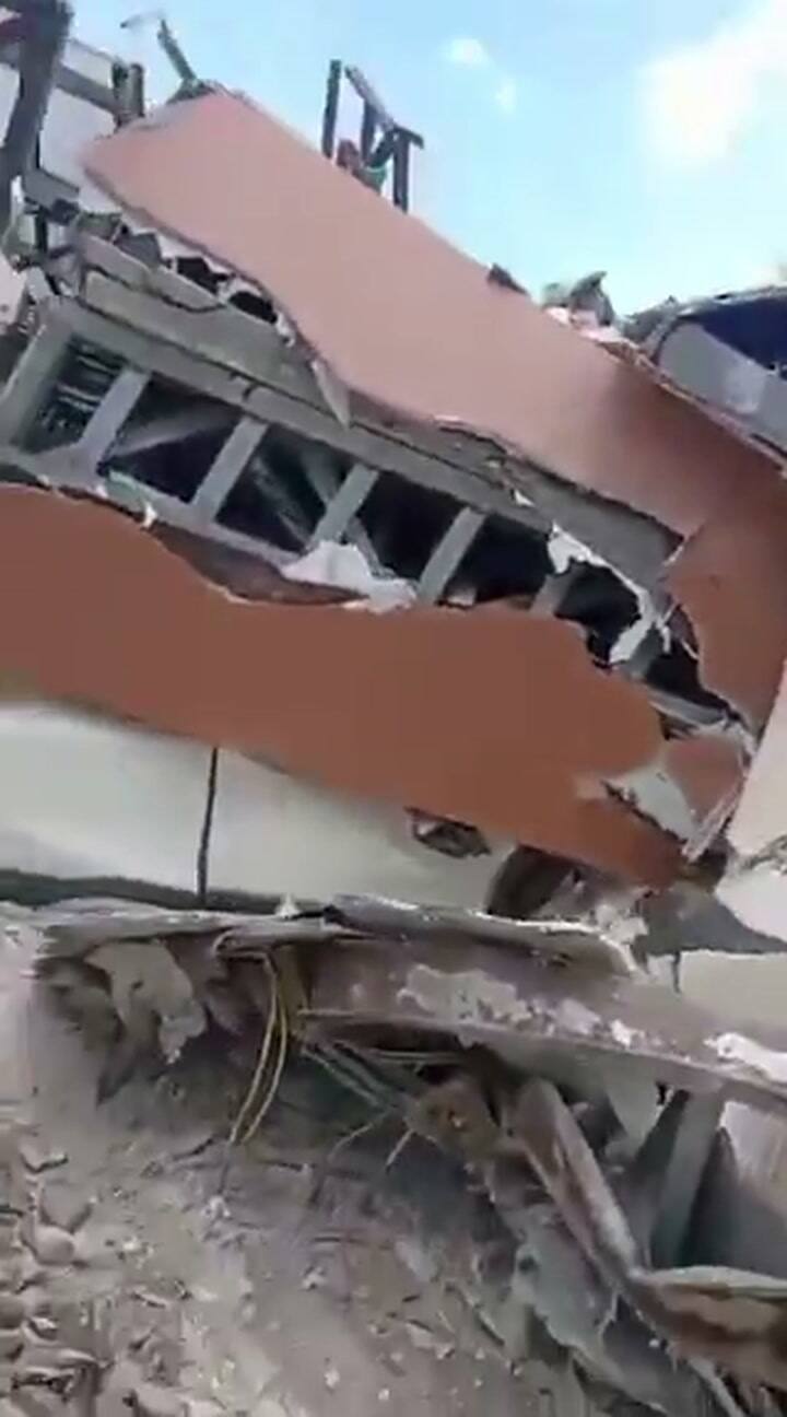 Derrumbe del hostal El Sitio, en Playa Venao: lugareños dicen que hay personas atrapadas