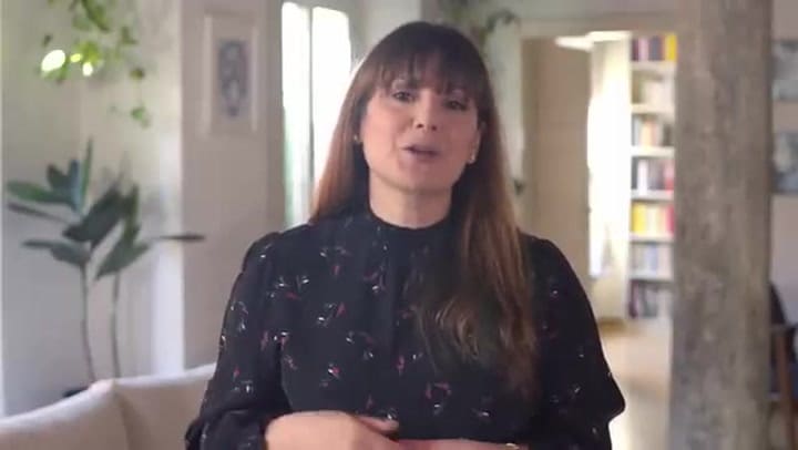 Qué significa la actitud de encerrarse en una casa, según una psicóloga