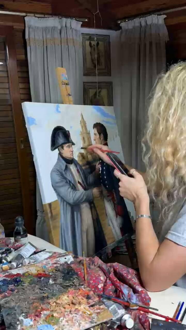 La pintura del cuadro de San Martín y Napoleón que el embajador regaló al presidente Macron