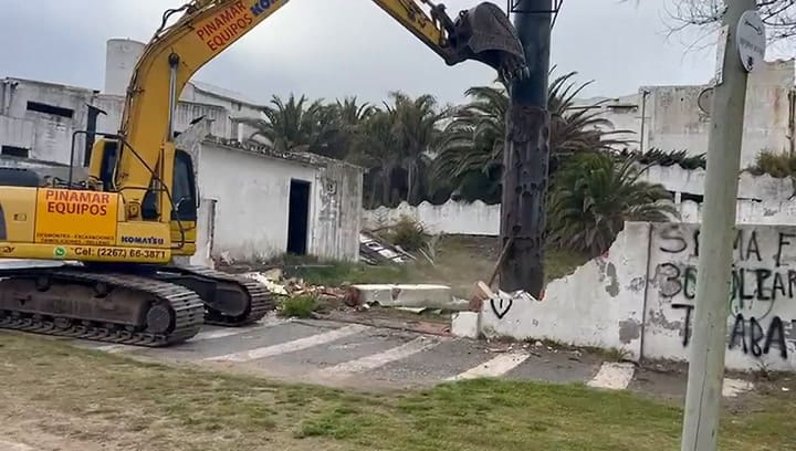Demolición de Ku en Pinamar