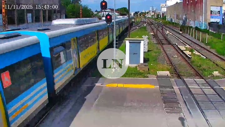 Así fue el momento en el que descarriló el tren Sarmiento