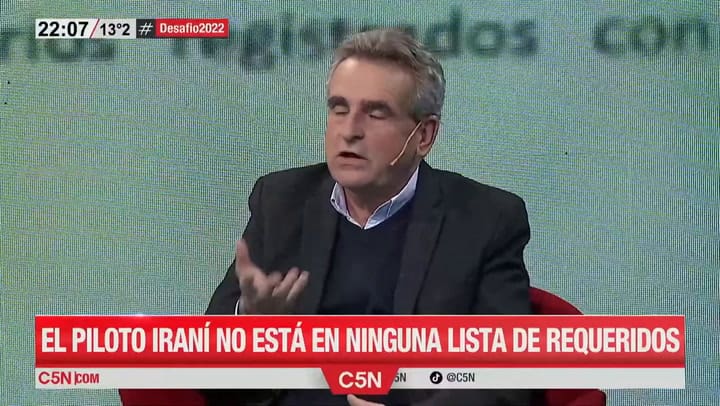 La teoría de Agustín Rossi sobre el sospechoso avión venezolano con tripulación iraní