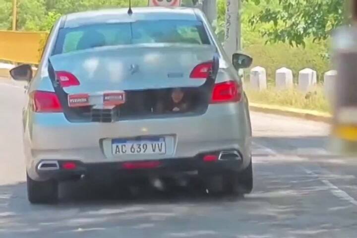 Catamarca: un juez quedó grabado mientras llevaba a su hija en el baúl del auto