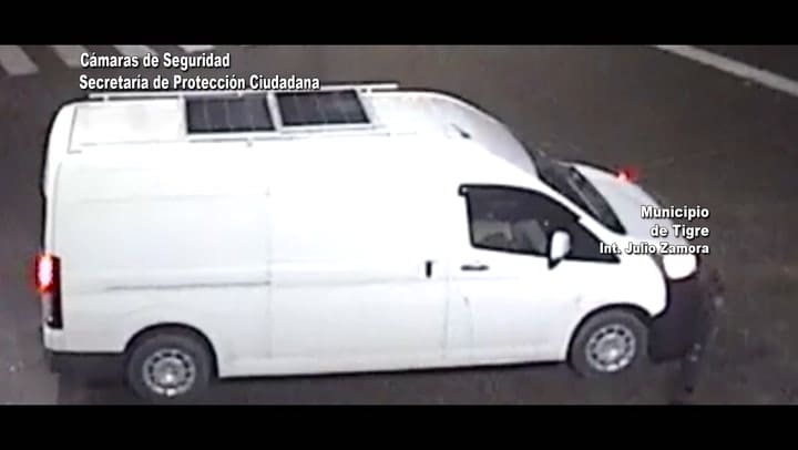 Un conductor en estado de ebriedad chocó y volcó en Benavídez