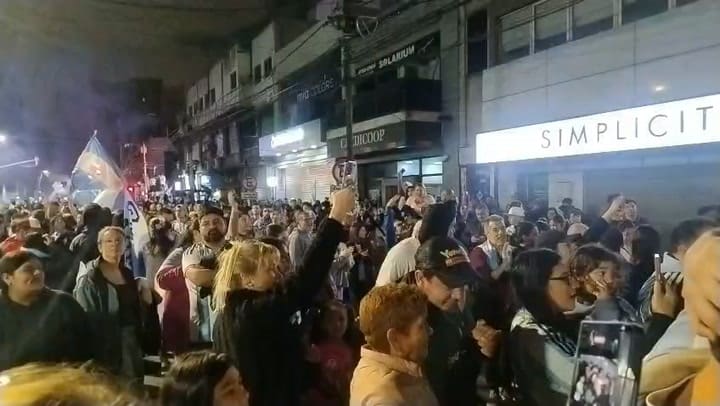 Con instrumentos de viento, sonó "Muchachos" en Caseros