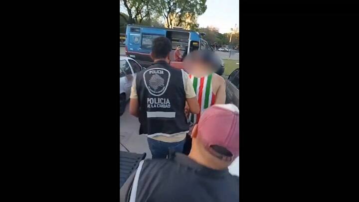 Detienen a un hincha de Vélez antes de entrar a la cancha