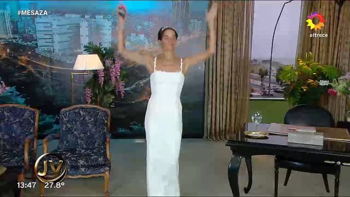 El look de Jauna Vaile en su priemer programa del ano