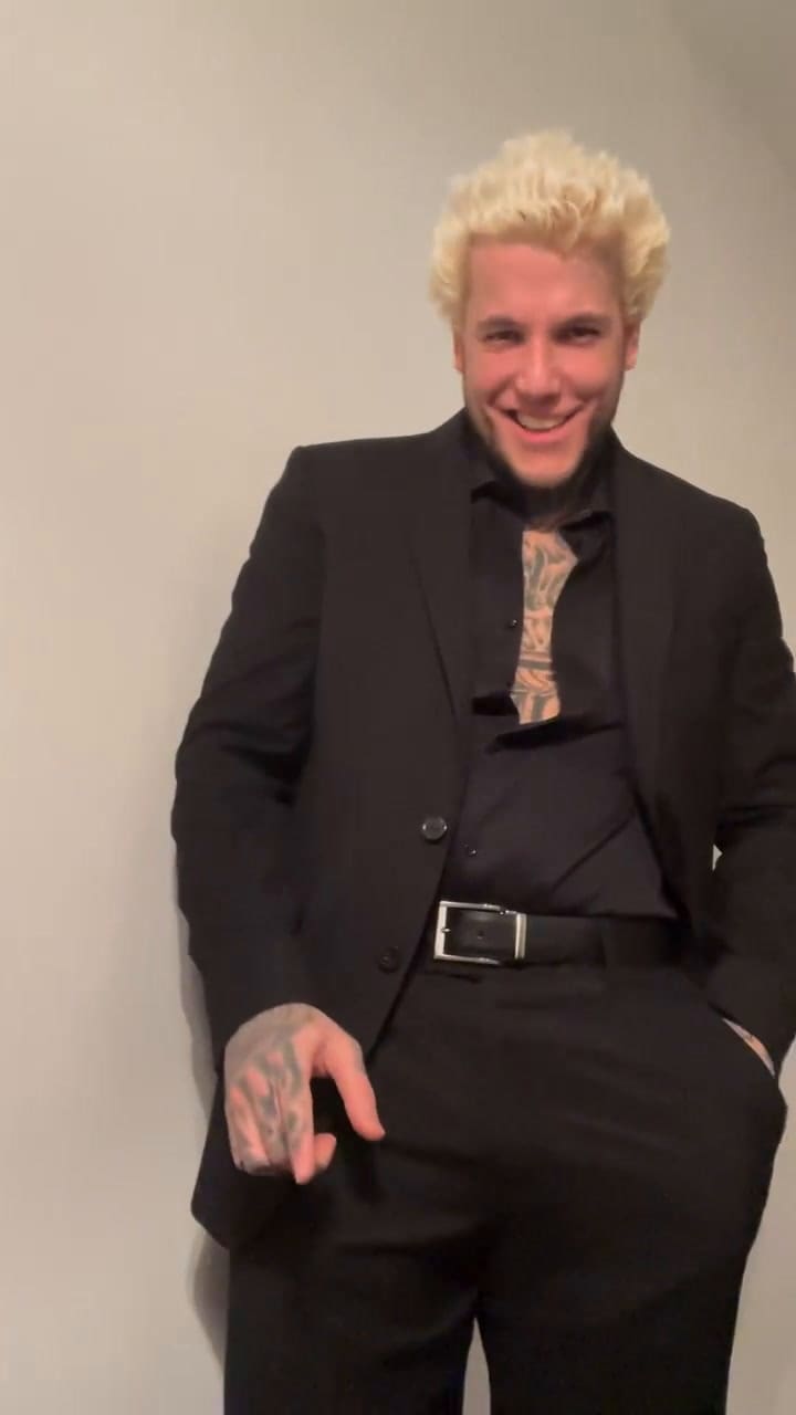 El consejo financiero de Alex Caniggia que salió mal: mostró un fajo de euros y fue criticado