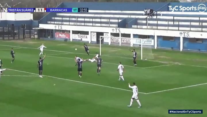 Penal a Estigarribia, offside previo.
