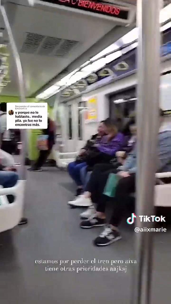 La segunda parte donde la tiktoker encontró al chico y le dio un papel