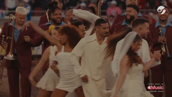 Una pareja se casó en medio del show de medio tiempo del Super Bowl