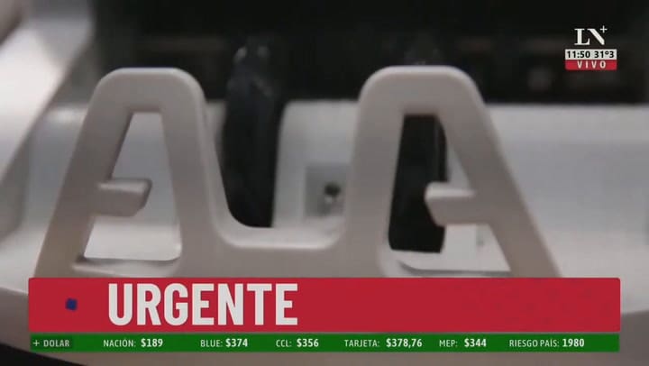 Tensión cambiaria: el dólar blue trepa $4 y cotiza $374