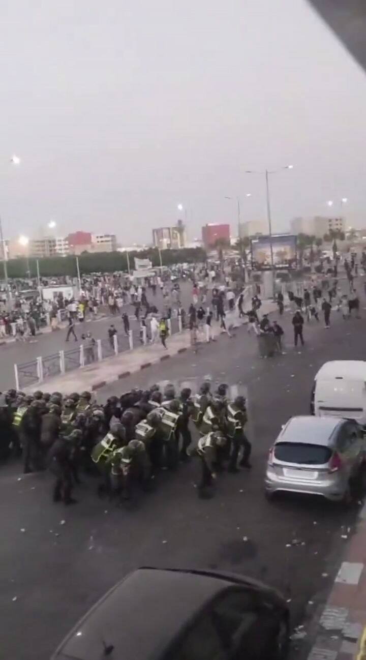Las protestas lideradas por jóvenes marroquíes desembocaron en violentos enfrentamientos con la policía