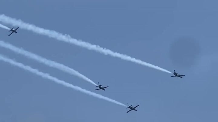 El inquietante momento en que dos jets se tocan durante una muestra en el Air Show de Fort Lauderdale