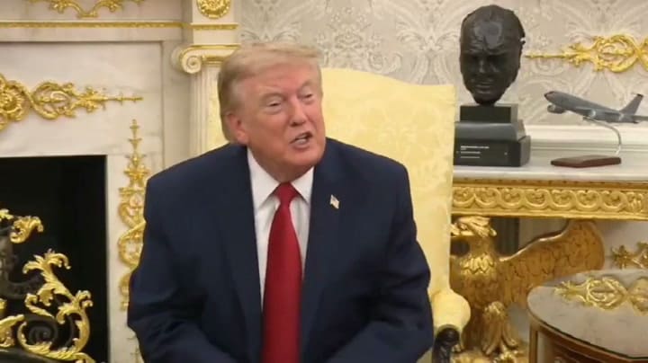 Trump silencia a una periodista en el Salón Oval