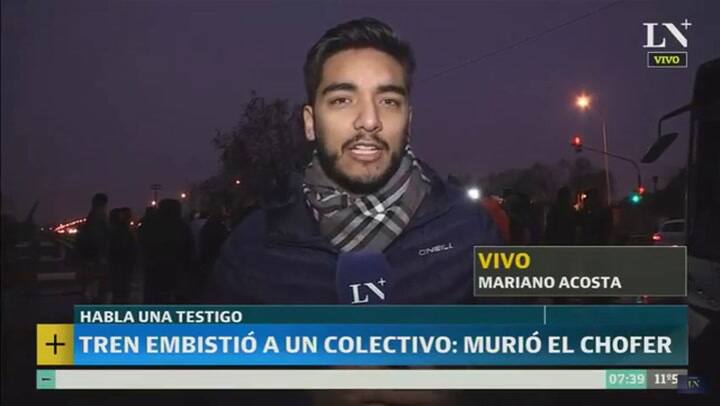 Tren embistió a un colectivo en la estación Mariano Acosta