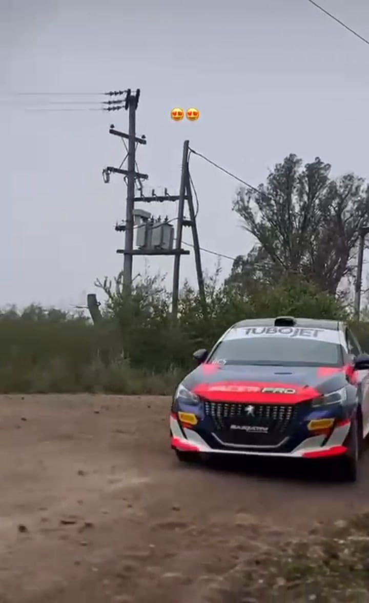 Zabala en una competencia de rally en las sierras cordobesas