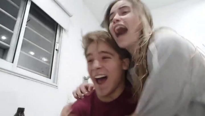 El momento en el que Lisandro se enteró que entró a Stanford - Fuente: Youtube: Lisandro Elias Acuña