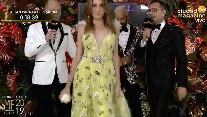 Vero Lozano en la alfombra roja MF 2019 - Fuente: Ciudad Magazine