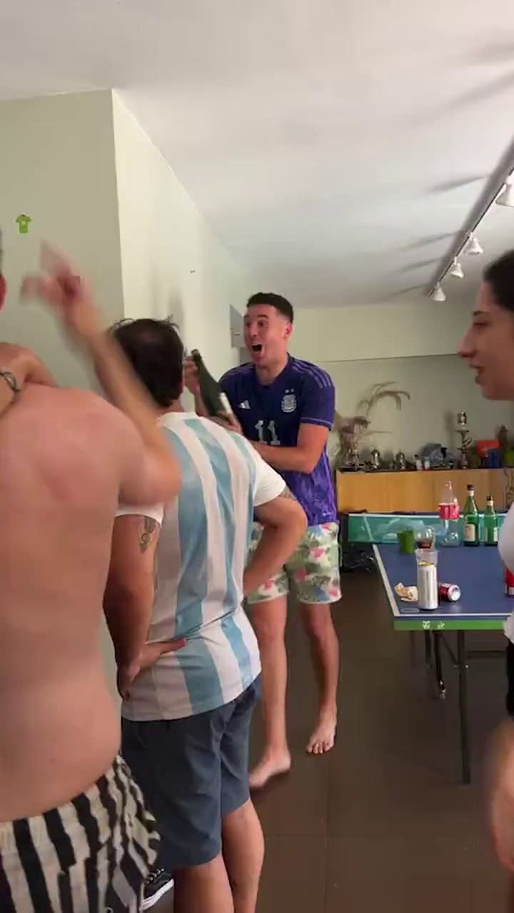 Los amigos se juntan a ver los partidos de la Selección y otros tantos del torneo