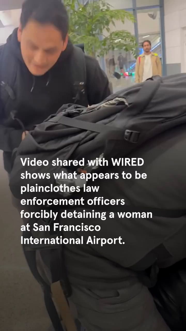 Agentes Del ICE Detuvieron A Una Mujer En El Aeropuerto De San Francisco