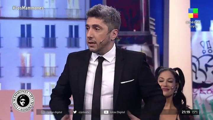 Arnaldo André abofeteó a Jey Mammon durante la emisión de su programa - Fuente: América