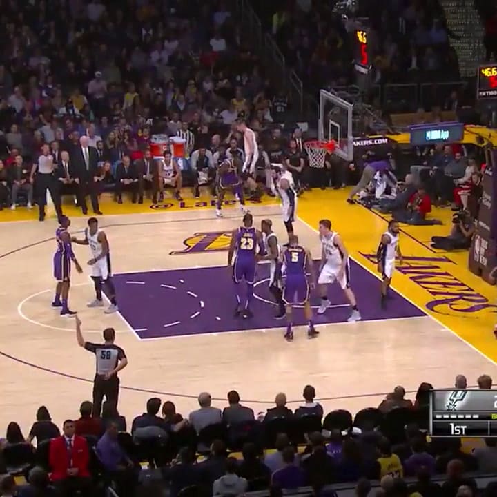 La noche brillante de LeBron James: 42 puntos en el éxito ante los Spurs - Fuente: NBA